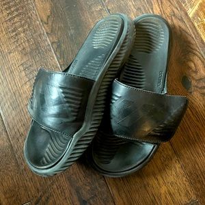 Adidas AlphaBounce Slide